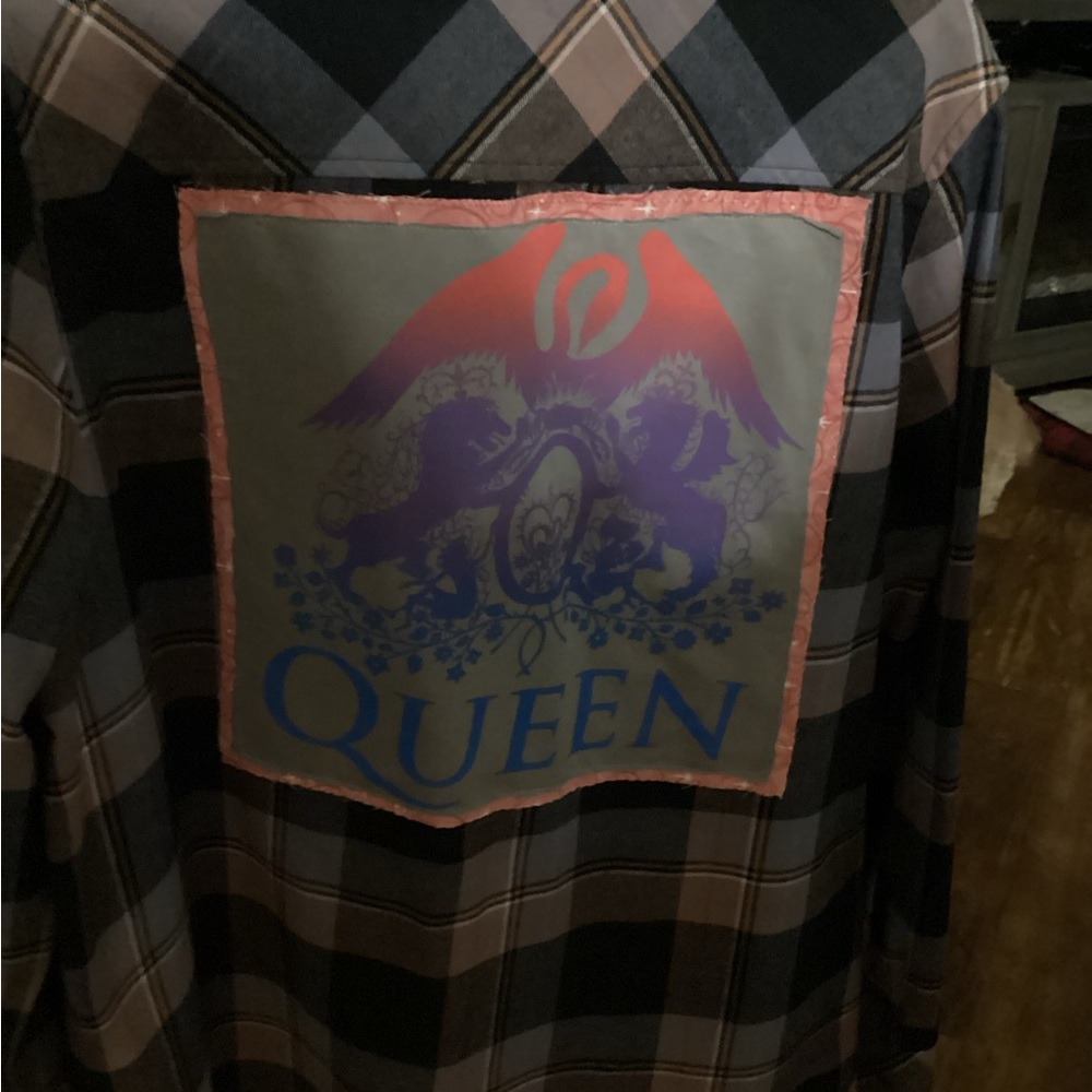 Que Black and Pink Plaid Shirt with Queen Graphic